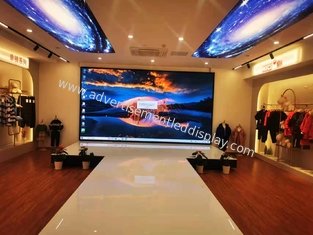 Dynamischer LED-Werbebildschirm mit lebendigen Farben