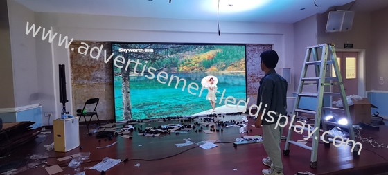 Hochfrischungsrate Indoor LED-Display Kompakt und leicht für eine reibungslose Wiedergabe von Videos
